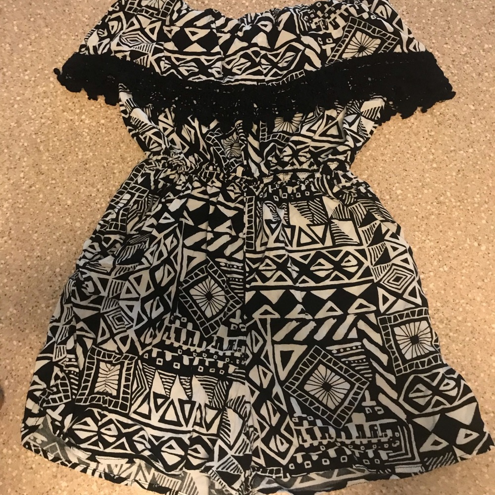 I’m selling a shorts romper.